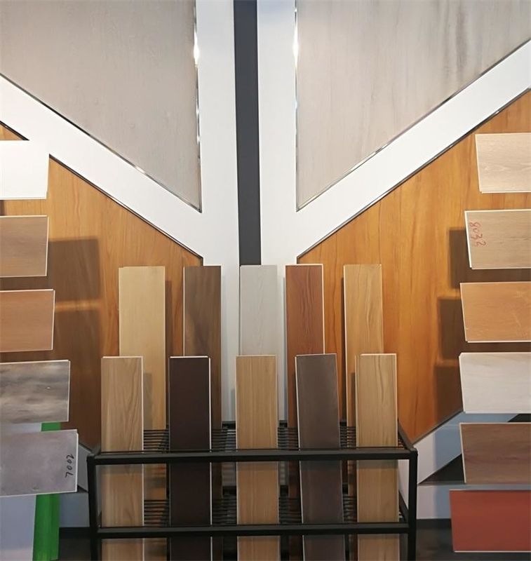 Vinile ricoprente uv di SPC che pavimenta la plancia del vinile del centro di 5mm 6mm 8mm Spc