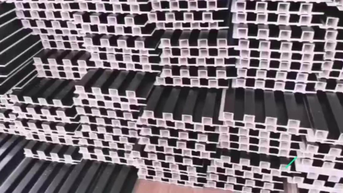 Certificazione decorativa di iso del pannello di parete di Wpc delle pareti di separazione del wpc della prova di fuoco B1