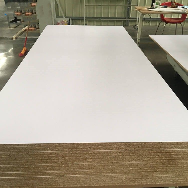 Pannello truciolare bianco a base di legno della melammina dei pannelli 18mm della decorazione interna