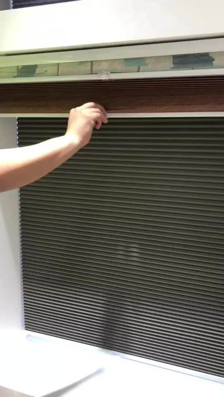 La tenda senza cordone di carta piegante aperta più bassa acceca i ciechi temporanei pieghettati