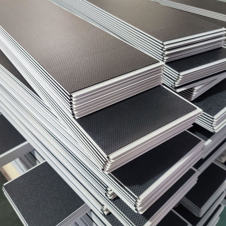 Pavimenti interlacciati in PVC SPC Piastrelle in vinile Pavimenti in legno di vinile per pavimenti di garage