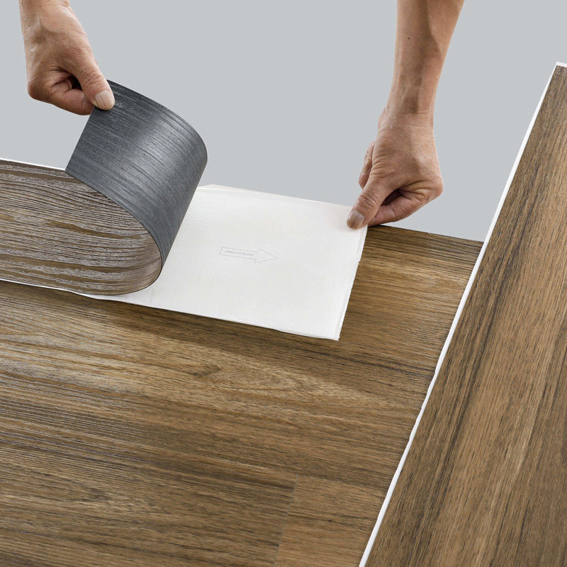 Piastrelle in PVC di lusso di legno impermeabile Lvt pavimenti autoadesivi pavimenti in vinile peeling and stick
