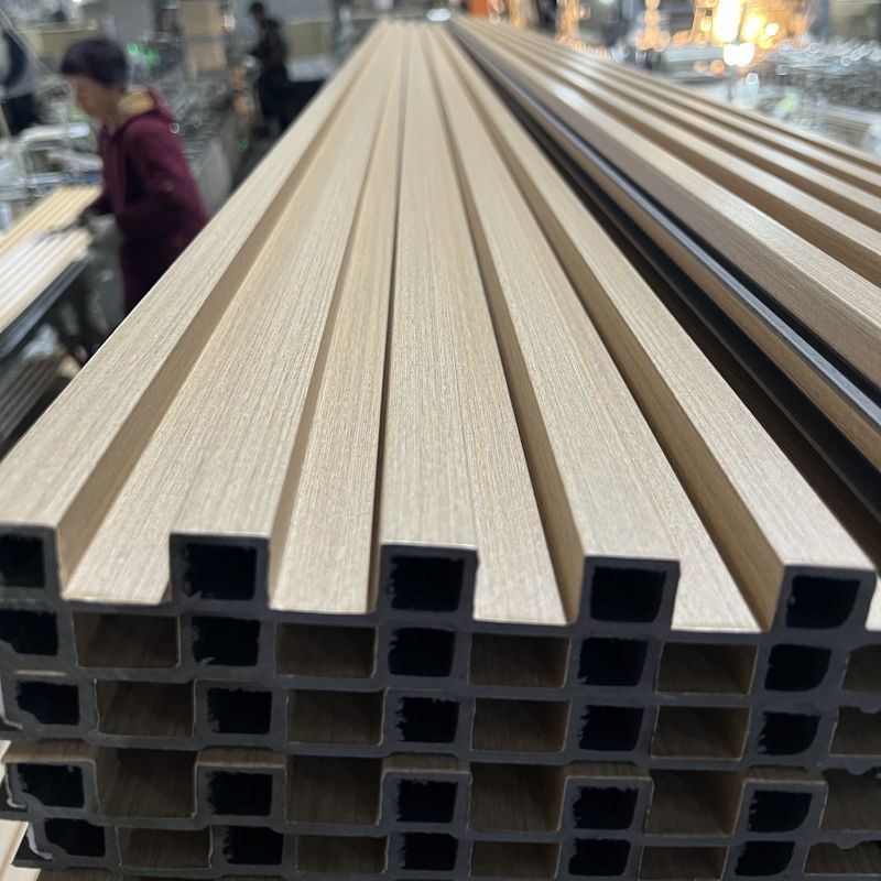 Pannello a parete Wpc impermeabile Pvc Film Legno Plastico Wpc soffitto Slat Cladding pannello a parete interno a fiume per la decorazione interna
