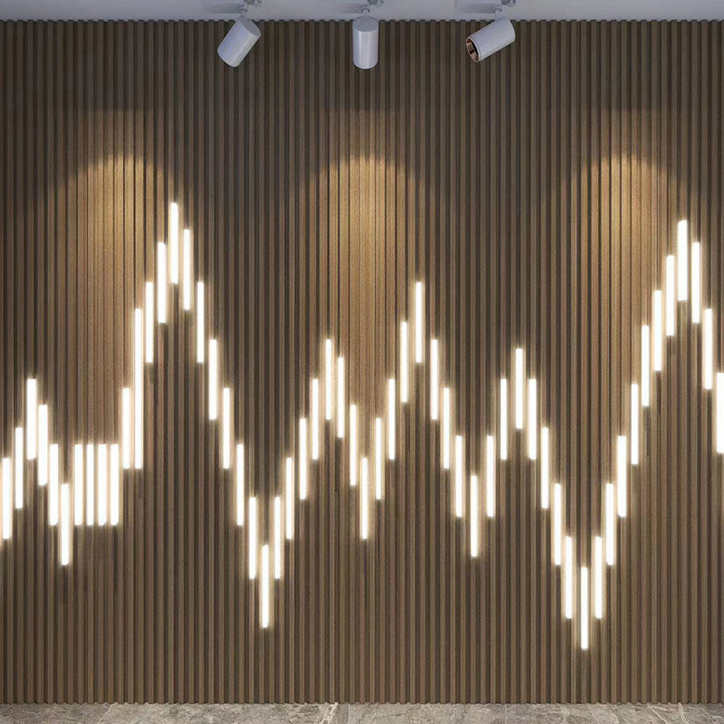 Nuovo design pannelli di parete in legno a grano impermeabile WPC Disegni per decorazioni interne Facile da installare