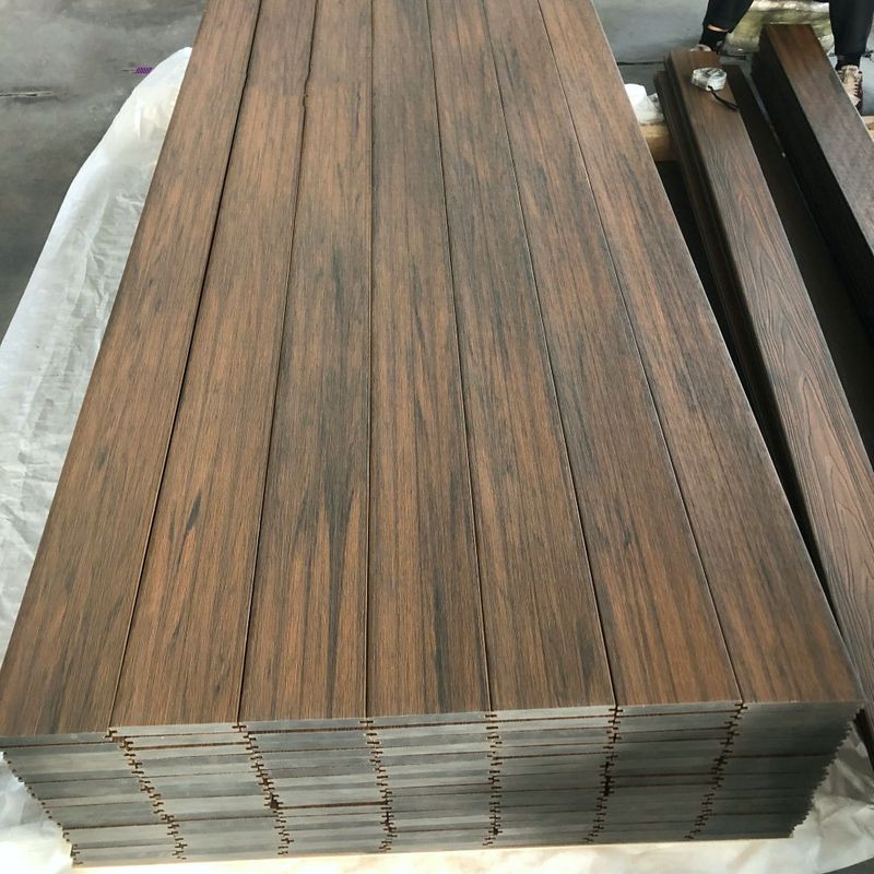 Pavimento di copertina impermeabile a coestrusione europea WPC Pavimento composito di copertina cava