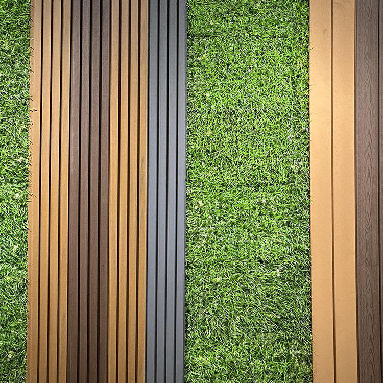 Pannelli di coestrusione esteriore Panelli murali di PVC per decorazioni interne Panelli murali impermeabili Compositi WPC Rivestimenti murali