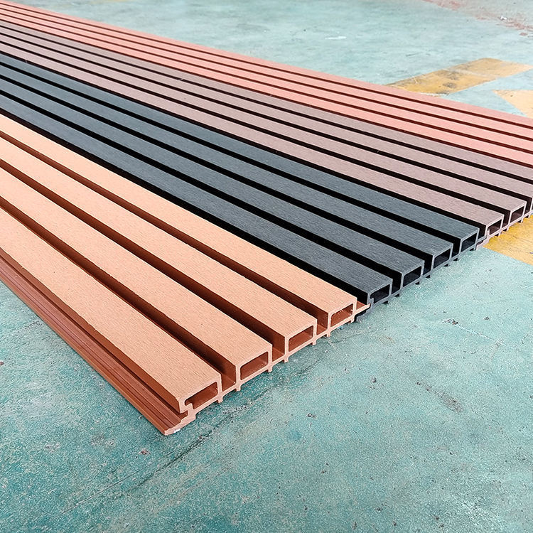 Pannelli di coestrusione esteriore Panelli murali di PVC per decorazioni interne Panelli murali impermeabili Compositi WPC Rivestimenti murali
