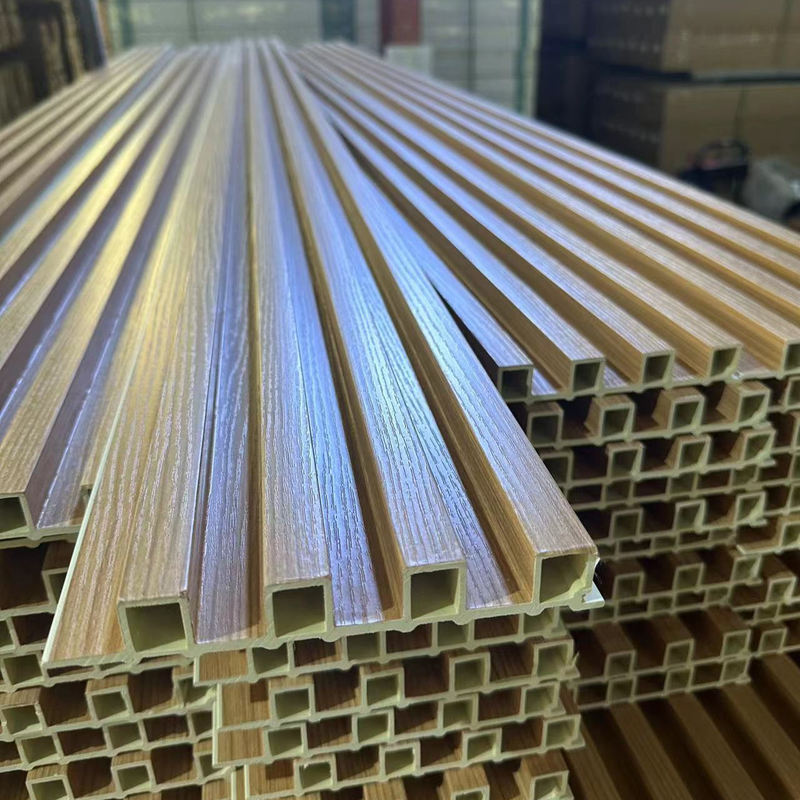 Facile da installare pannello di parete in legno composito Wpc rivestimento esterno interno il pannello di parete a fiocco