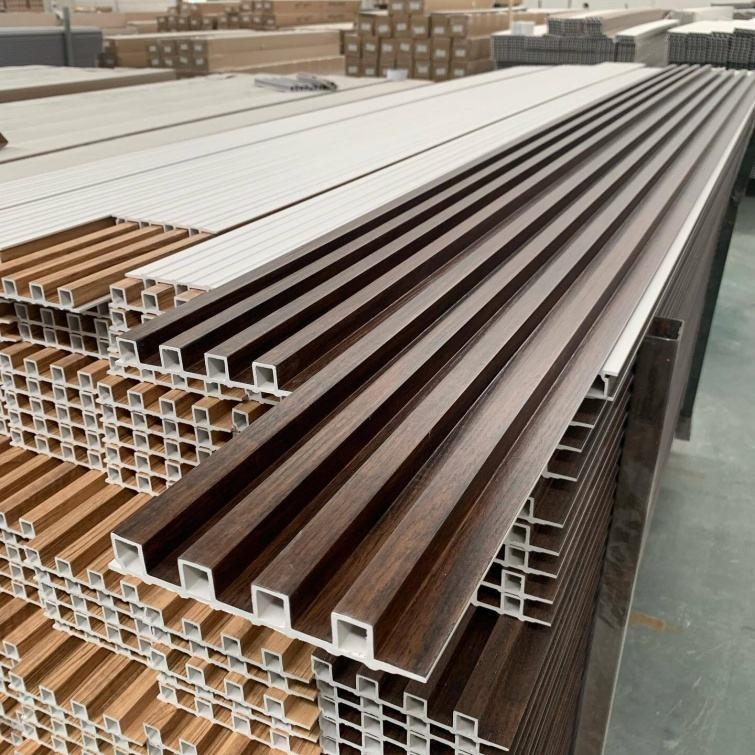 Interni WPC Fluted Wall Panel 3D PVC Legno Alternativo Outdoor/Commercial/Kitchen/Gym Pannelli di piastra di plastica pannello di parete impermeabile