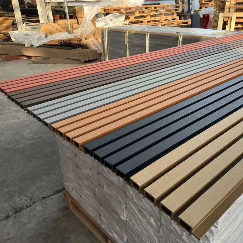Rivestimento murale WPC esterno composito per esterni di alta qualità Pannelli di rivestimento murale WPC esterni per esterni