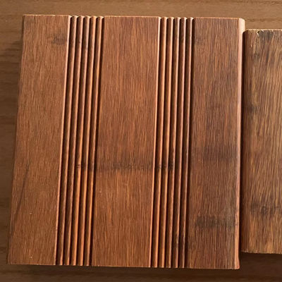 Superficie tessuta a strato naturale all'aperto