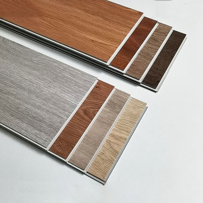 SPC pavimenti in vinile 4 mm 5 mm SPC pavimenti in vinile ignifuge SPC pavimenti in vinile interni pavimenti in plastica in PVC impermeabili