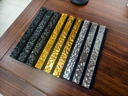 Certificato Moderno Disegno Acustico Pannello a Parete insonorizzato 3D PET Film Acqua ondulata Assorbente Suono Slat Grille Pannello Decorativo