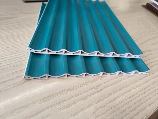 qualità WPC Lambrin Decorativo Premium Disegno personalizzabile Multicolore impermeabile Ignifugo WPC Indoor Fluted Wall Panel fabbrica